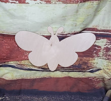 Load image into Gallery viewer, BUTTERFLY - Blank wood Cutout
