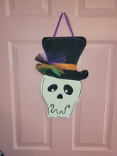 Load image into Gallery viewer, SKULL AND HAT - Blank wood Cutout
